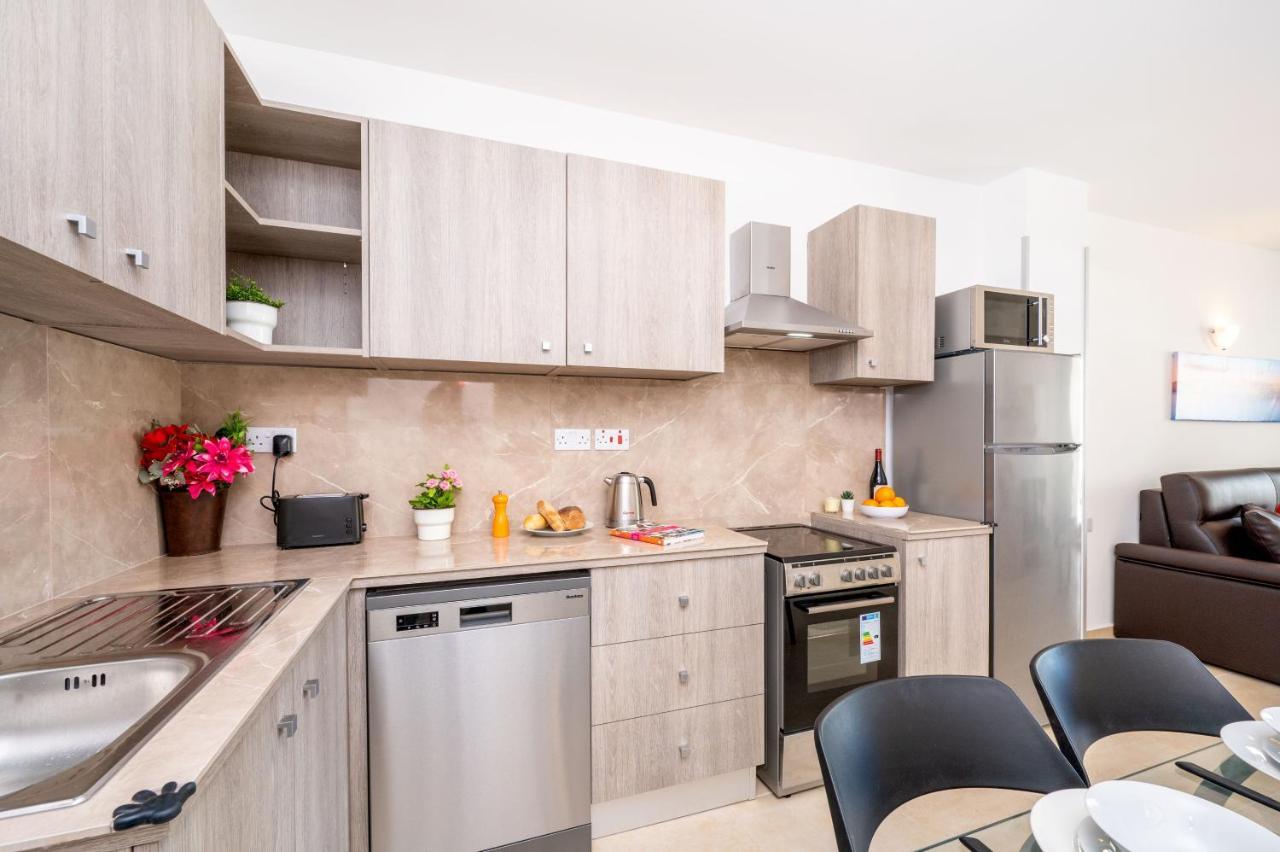 Sea Bliss Apartments With Terrace Just Off Seafront In St Paul'S Bay - By Getawaysmalta خليج سانت بول المظهر الخارجي الصورة
